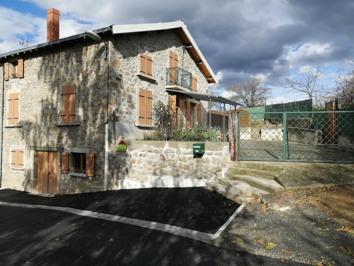 Gite De Sauviat 25 Chemin Du Grand Pacher Le Bourg De Sauviat 63120 Екстериор снимка